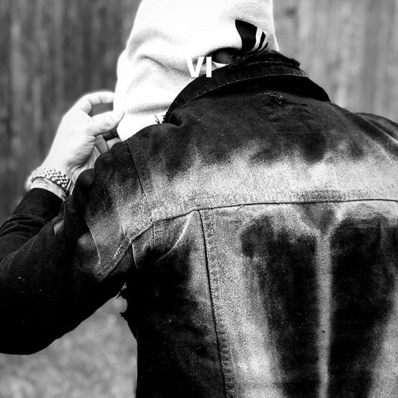 Denim jacket - Picture 4 of 4